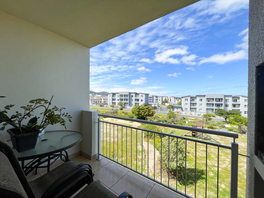 To Let 2 Bedroom Property for Rent in Burgundy Estate Western Cape